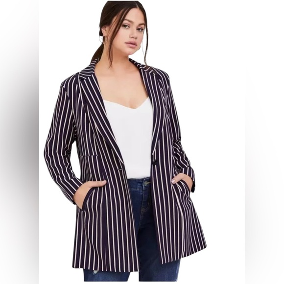 Torrid Navy and White Striped Studio Crepe Boyfriend Blazer Size 4 Career Office - Picture 1 of 14